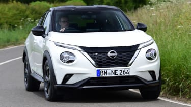 Nissan Juke Hybrid Review Pictures | DrivingElectric